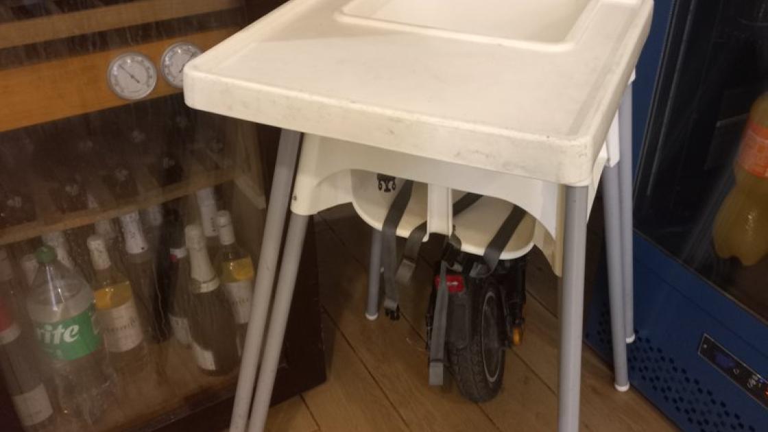 Disponibilidad de tronas para bebés.
