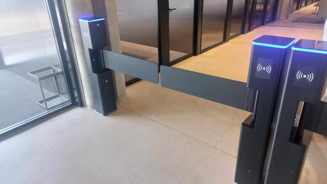 Torno con medidas accesibles.