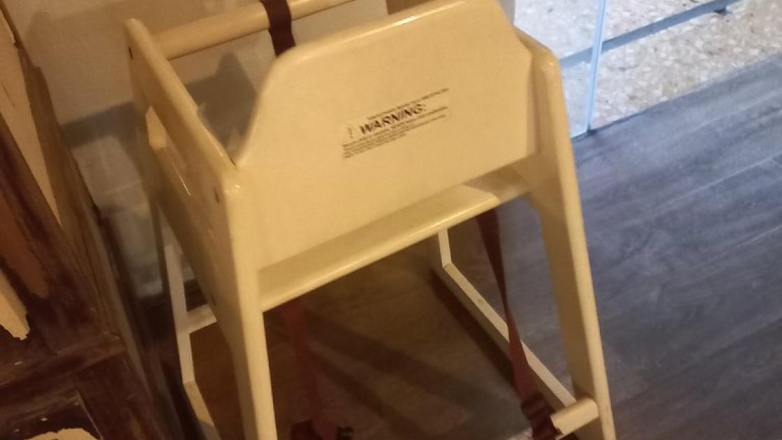 Availability of high chair for babies.
