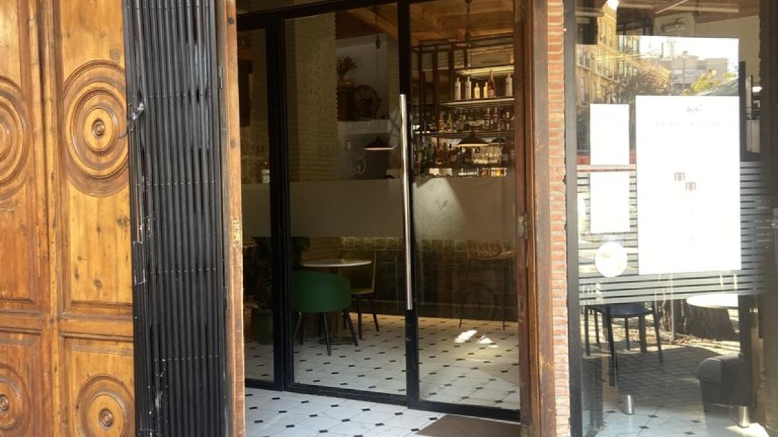 Swing doors for access to the establishment.