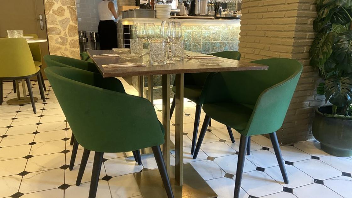 Accessible tables with appropriate height.