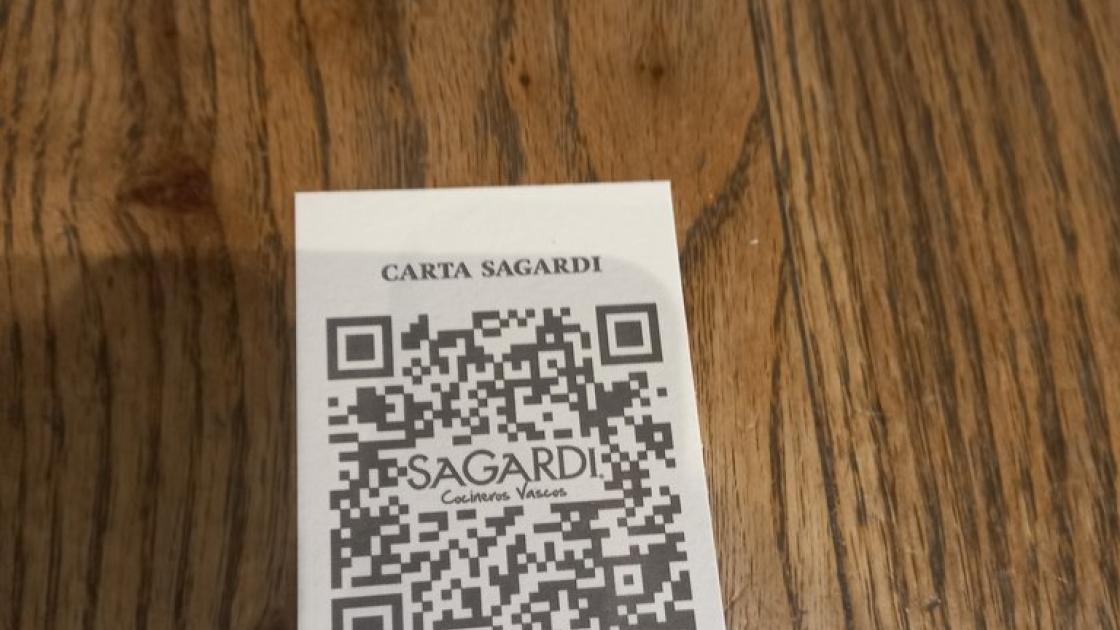 Sistema qr per accedir a la informació d'interès a través de dispositius mòbils.
