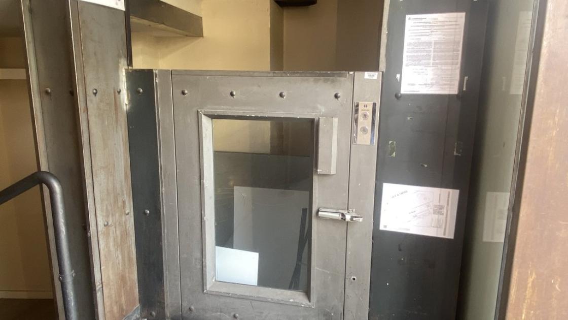 Accessible freight elevator next to the main door.