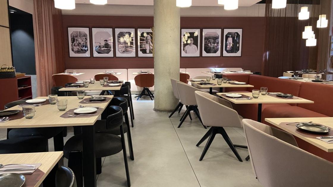 Accessible tables with appropriate height and proper lighting.