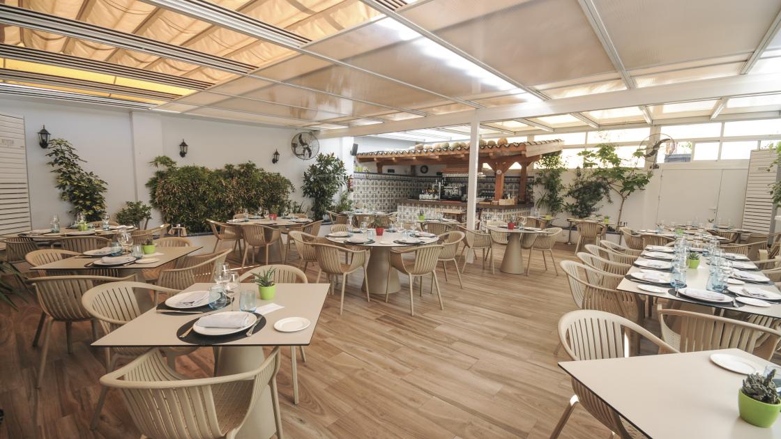 terraza del restaurante casa carmela