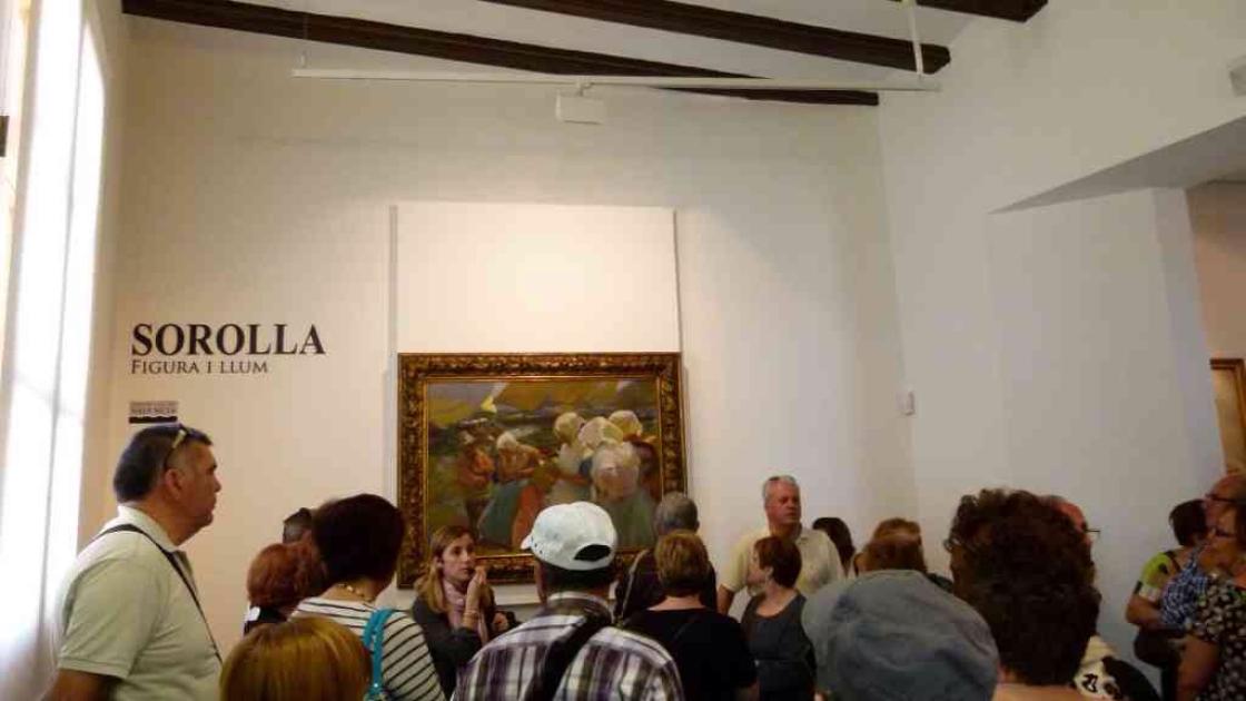 grupo durante la visita guiada de descubre valencia