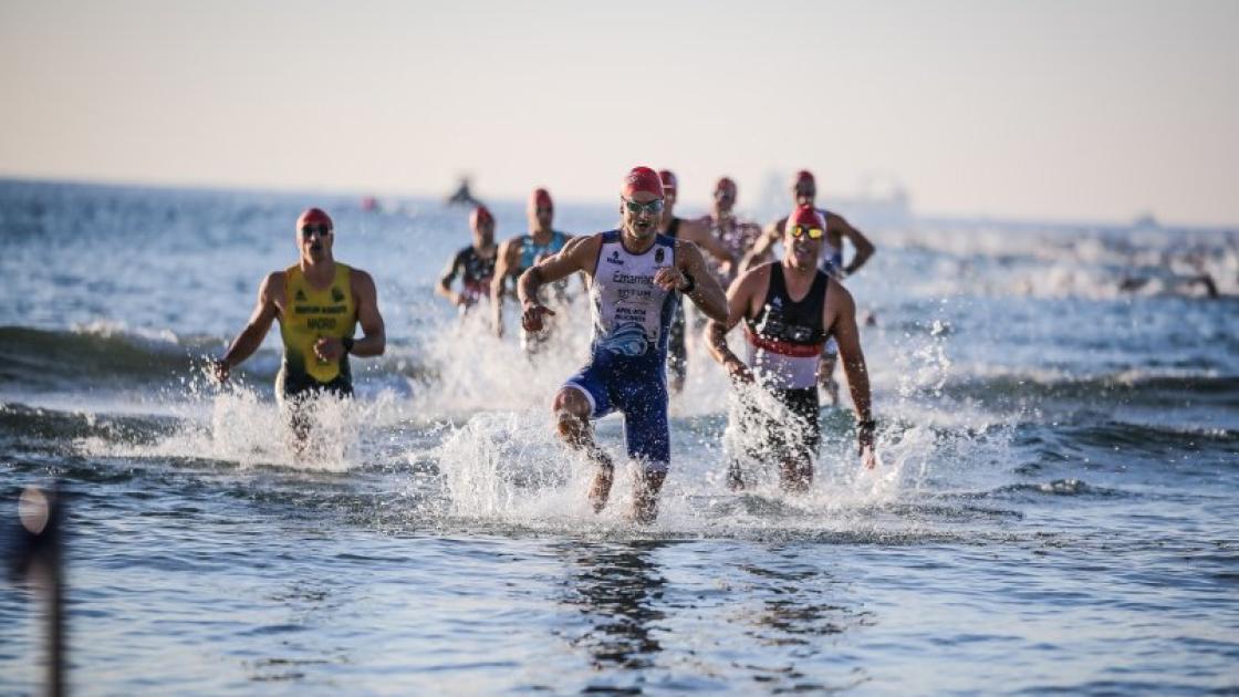 deportistas de la federación triatlón comunidad valenciana