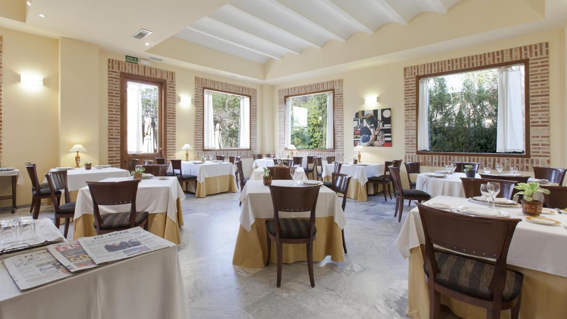 sala restaurante hotel ad hoc parque golf