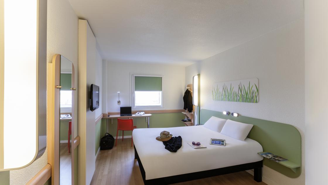 habitacion doble hotel ibis valencia aeropuerto