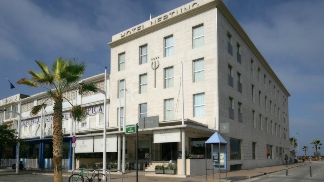 fachada exterior hotel neptuno