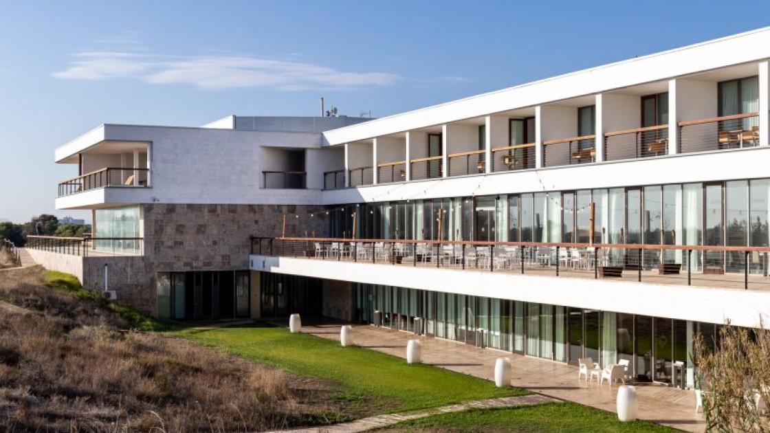 hotel parador el saler detalle jardin exterior
