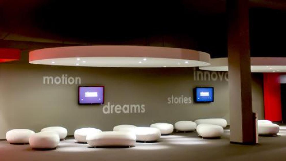 pasillo de cines kinepolis