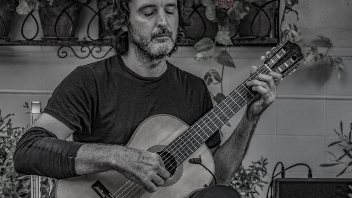 actuación de mediterranean guitar