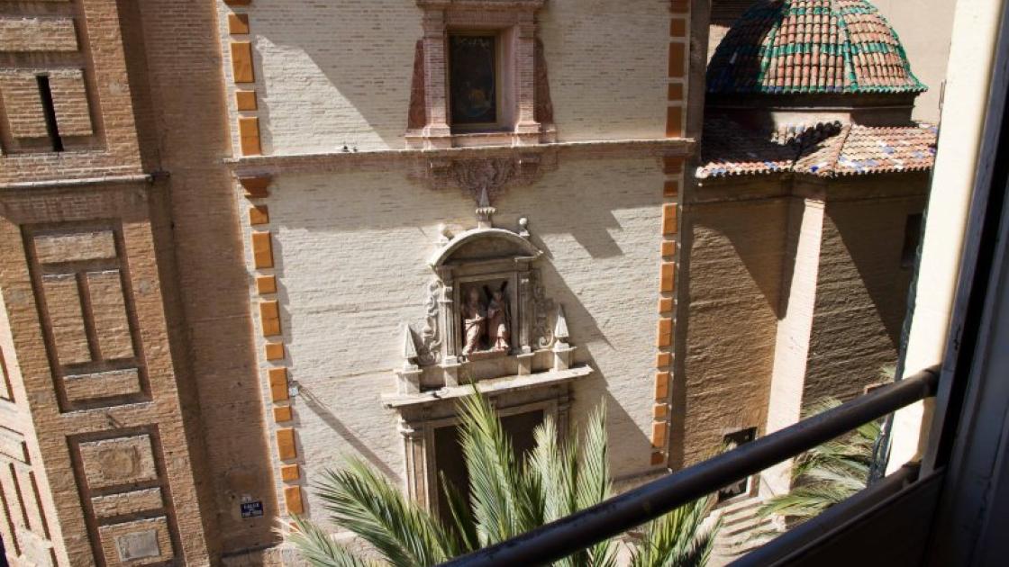 russafa youth hostel detalle pared