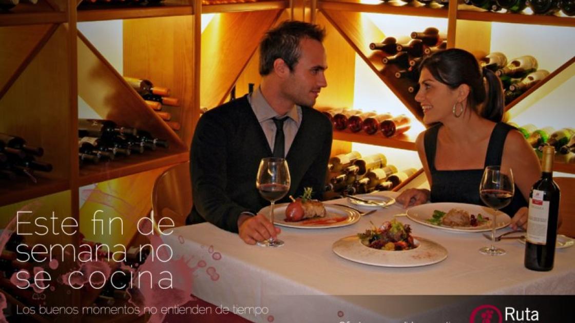 pareja en restaurante requena