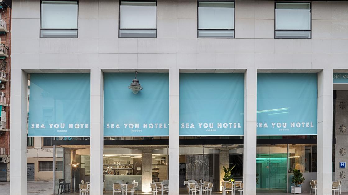fachada del hotel sea you port valencia