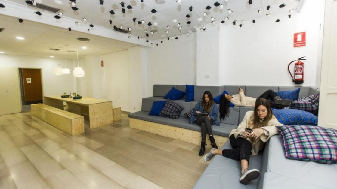 the river hostel valencia detalle habitacion