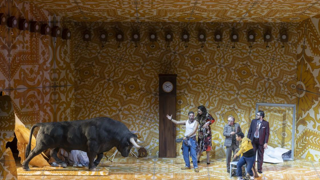escena en la obra teatral L’heure Espagnole Pregeneral 