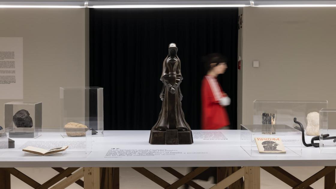 Exposición IVAM «Un contínuum común indefinidamente liso» en Valencia
