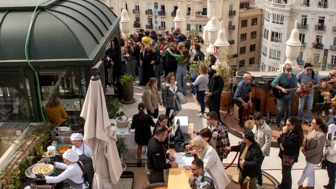 Vive las Fallas desde el Casal Atenea en València