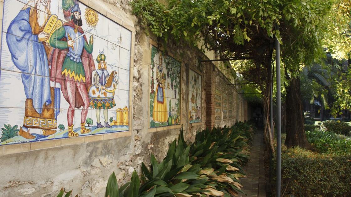 museo pared de azulejos 