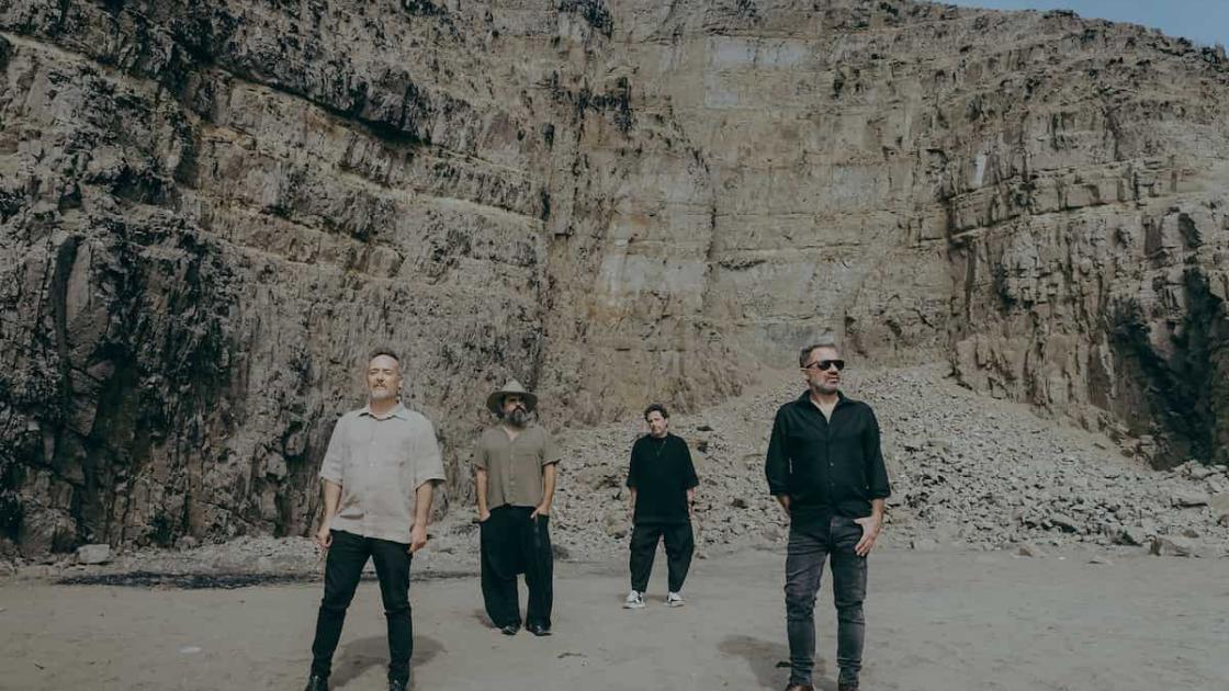 Concierto de Love Of Lesbian en Roig Arena