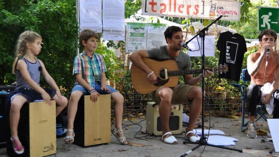 Fira Alternativa 2025 en el Jardín del Turia de València 