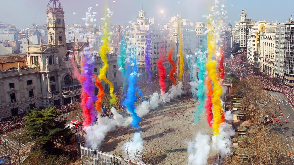 fallas mascleta de colores