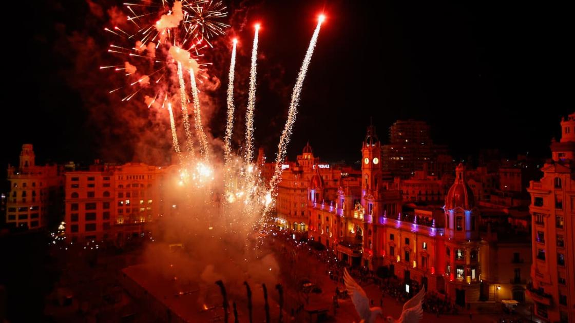 Vive las Fallas desde el Casal Atenea en València