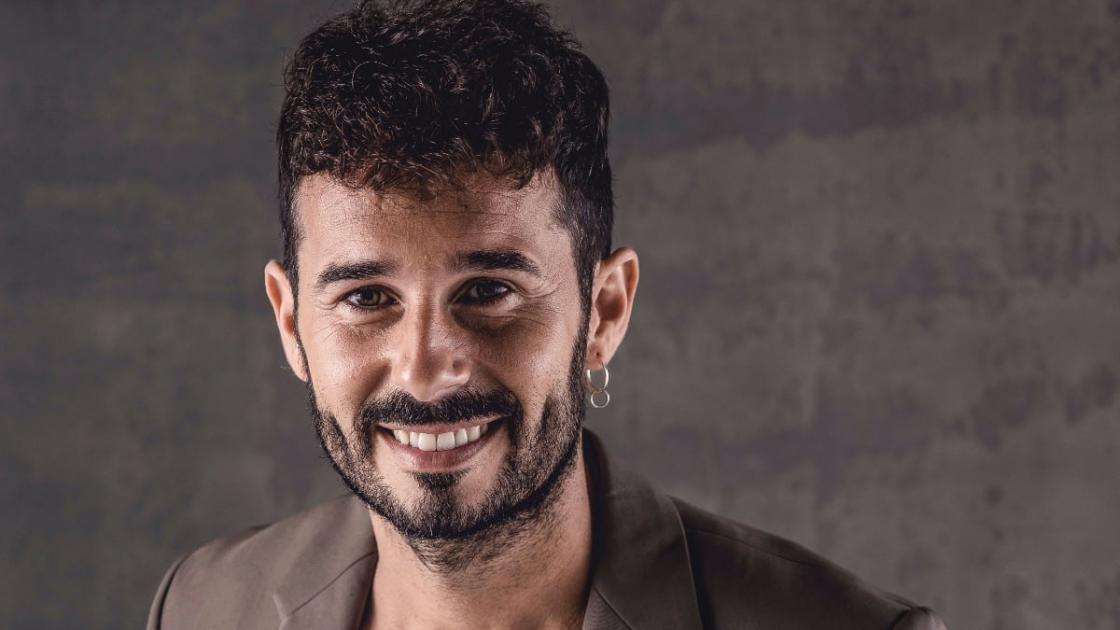 Antoñito Molina y su voz llenan el Roig Arena 