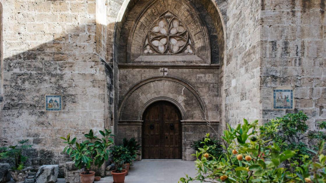 Iglesia San Juan del Hospital
