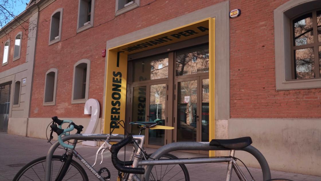 las naves centro de innovación entrada