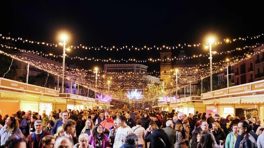 Mercadillo Navidad Valencia Reina.jpg