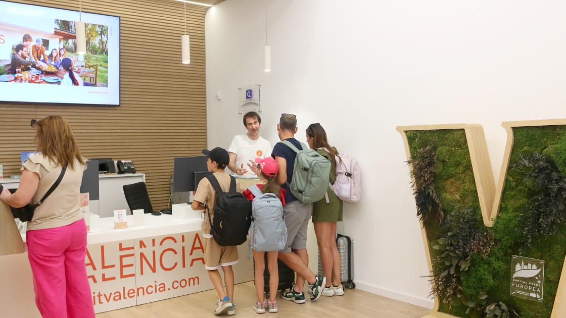 Oficina turismo estación Joaquín Sorolla Valencia