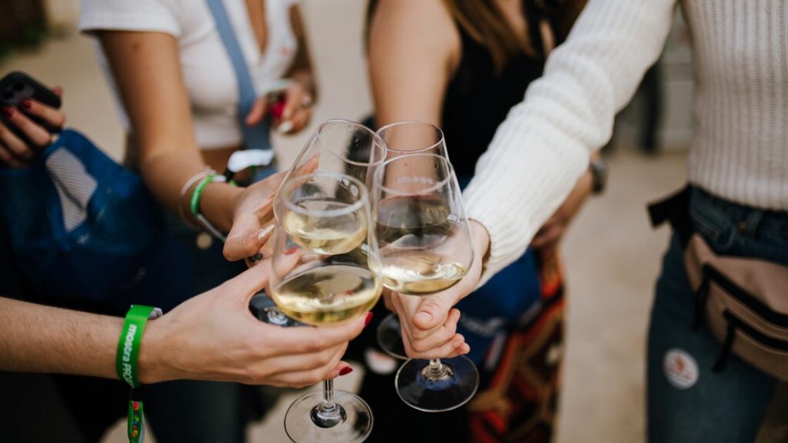 Copas de vino en la feria de PROAVA