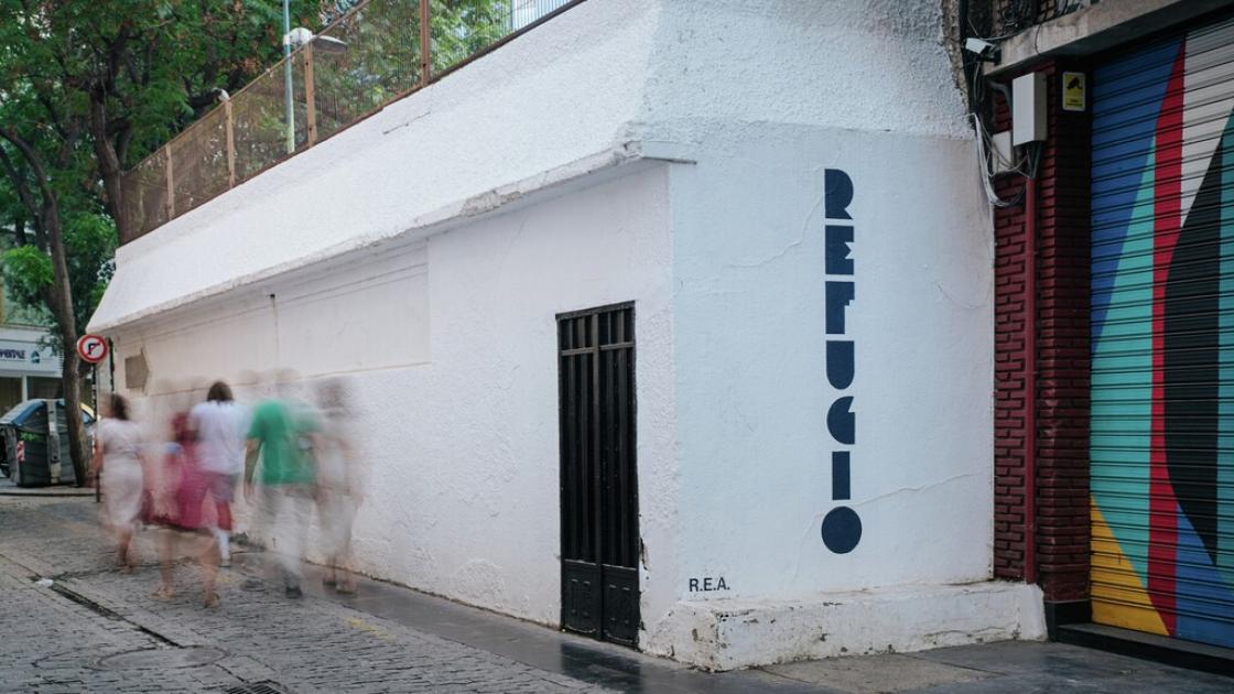refugio antiaéreo calle alta exterior