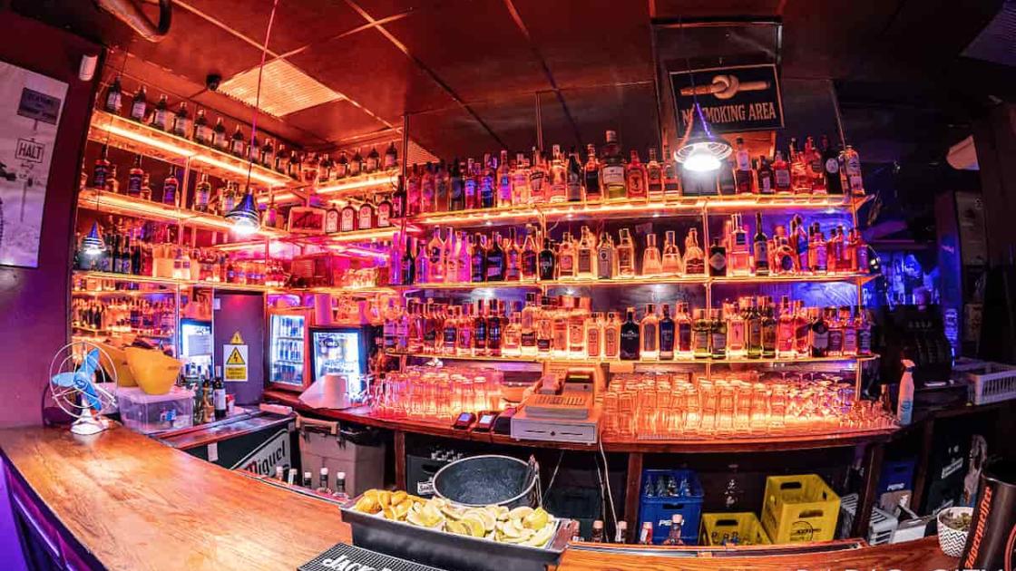 Sesiones de DJ gratis las noches de verano en Radio City