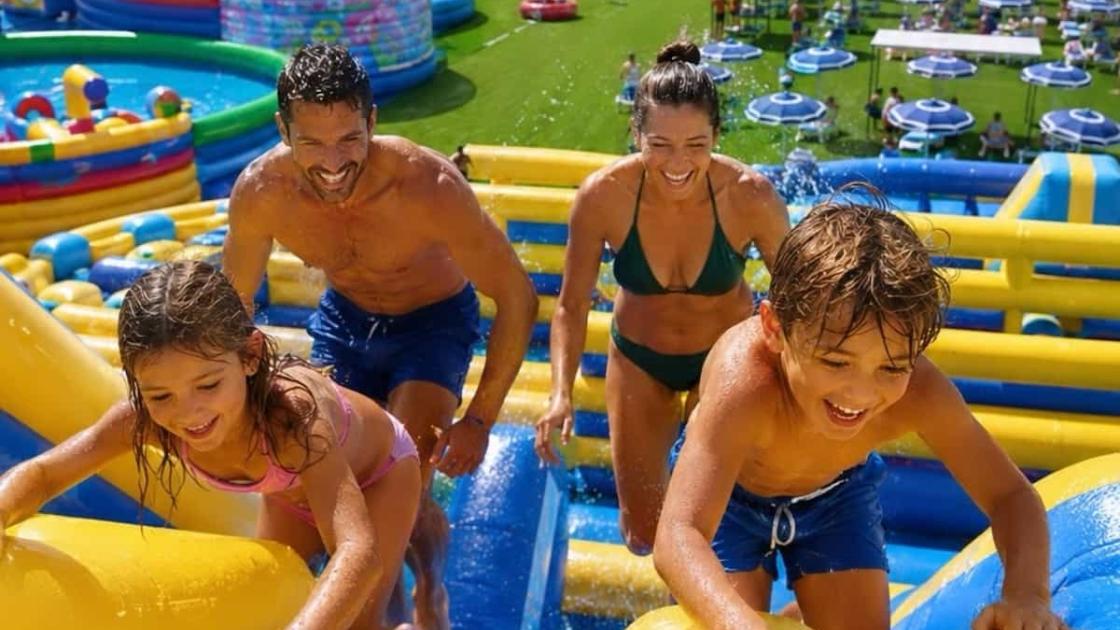 Vive un verano refrescante en el parque acuático WOW de València