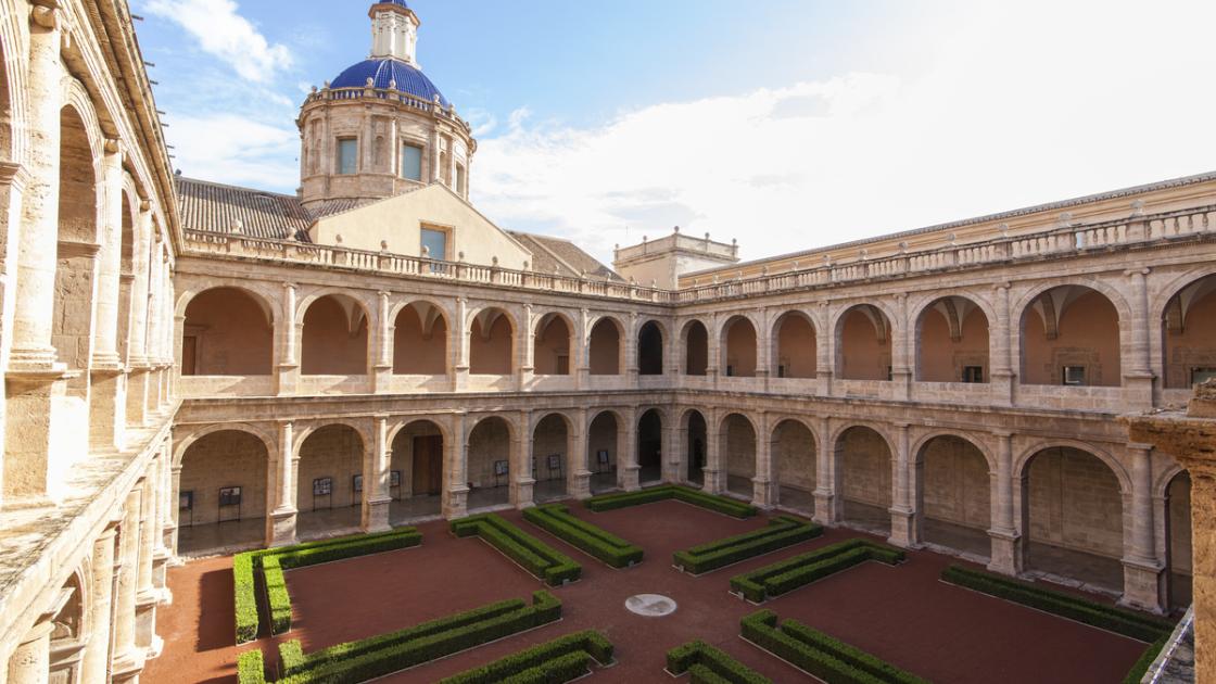 Patio San Miguel de los reyes