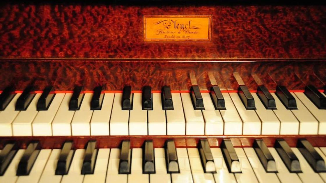 Tributo a Falla con clave Pleyel en València