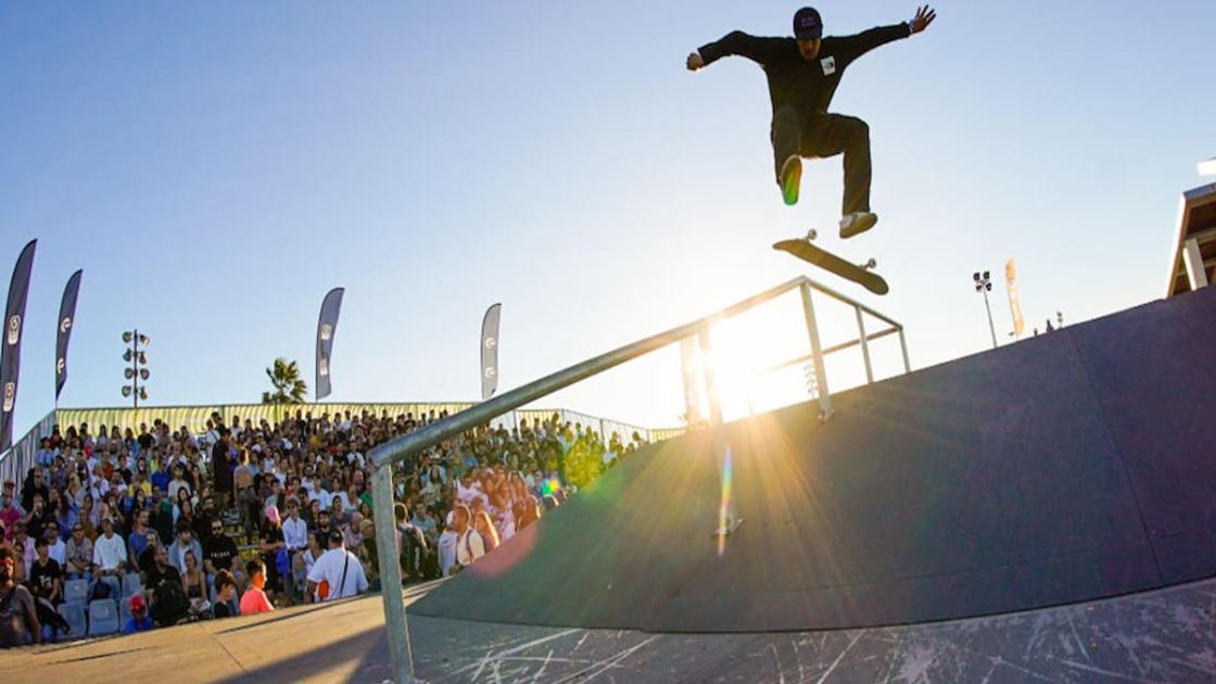 Skater haciendo un salto