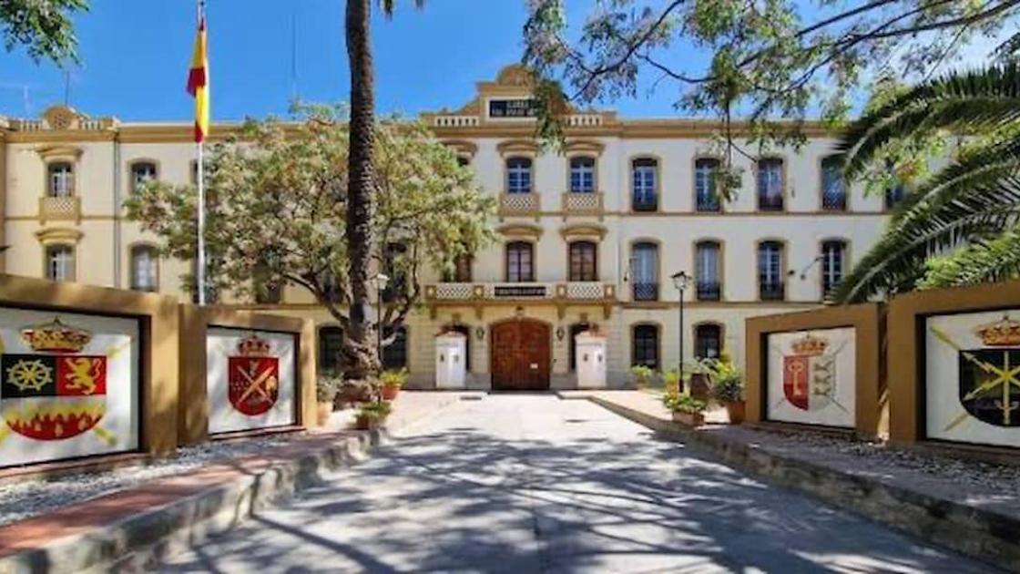 Puertas abiertas en el Acuartelamiento de San Juan de Ribera