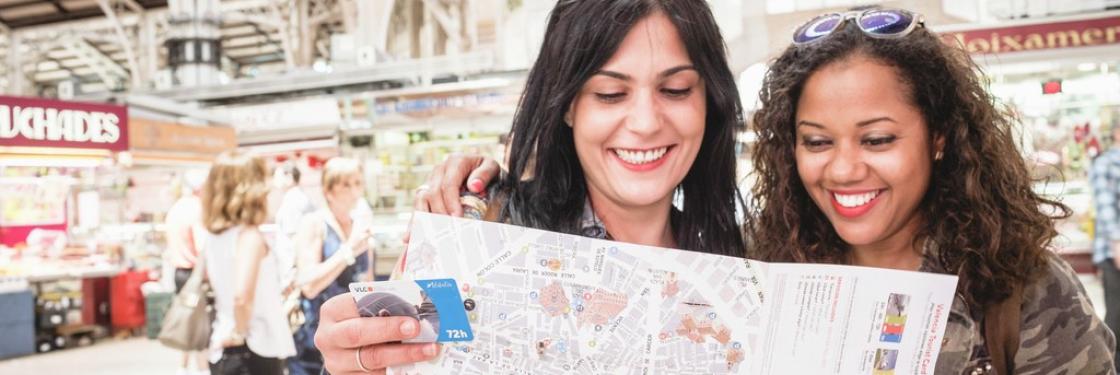 Pareja con la Valencia Tourist Card