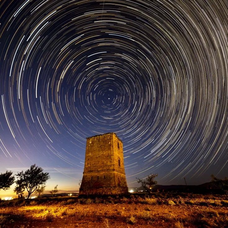 circumpolar sobre torre del telégrafo del cerro de la Jedrea