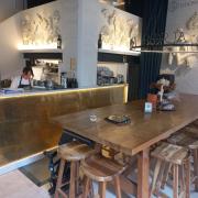 Iluminación uniforme sin reflejos ni zonas de sombra.