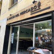 Acceso principal al establecimiento.