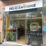 Establecimiento bien identificado y fácilmente reconocible.