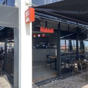 Acceso principal al establecimiento.