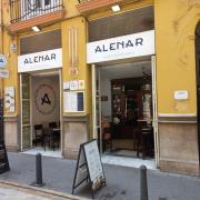 Recognizable and easily identifiable establishment facade.