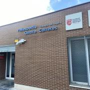 Acceso principal al Polideportivo.